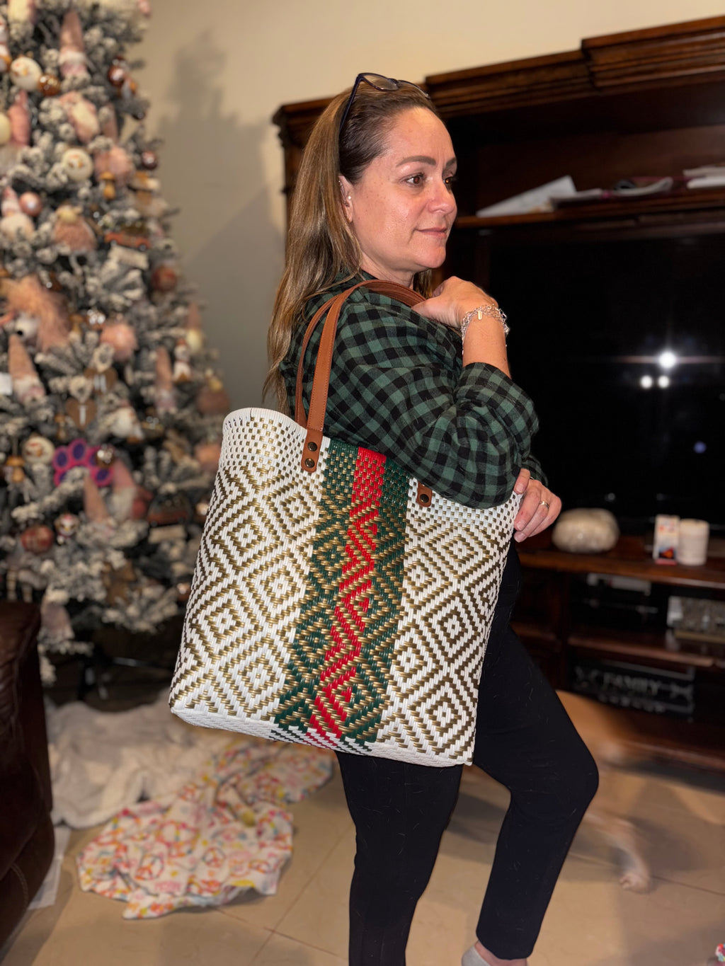 BOLSO ARTESANAL DE TEJIDO HUICHOL FINO