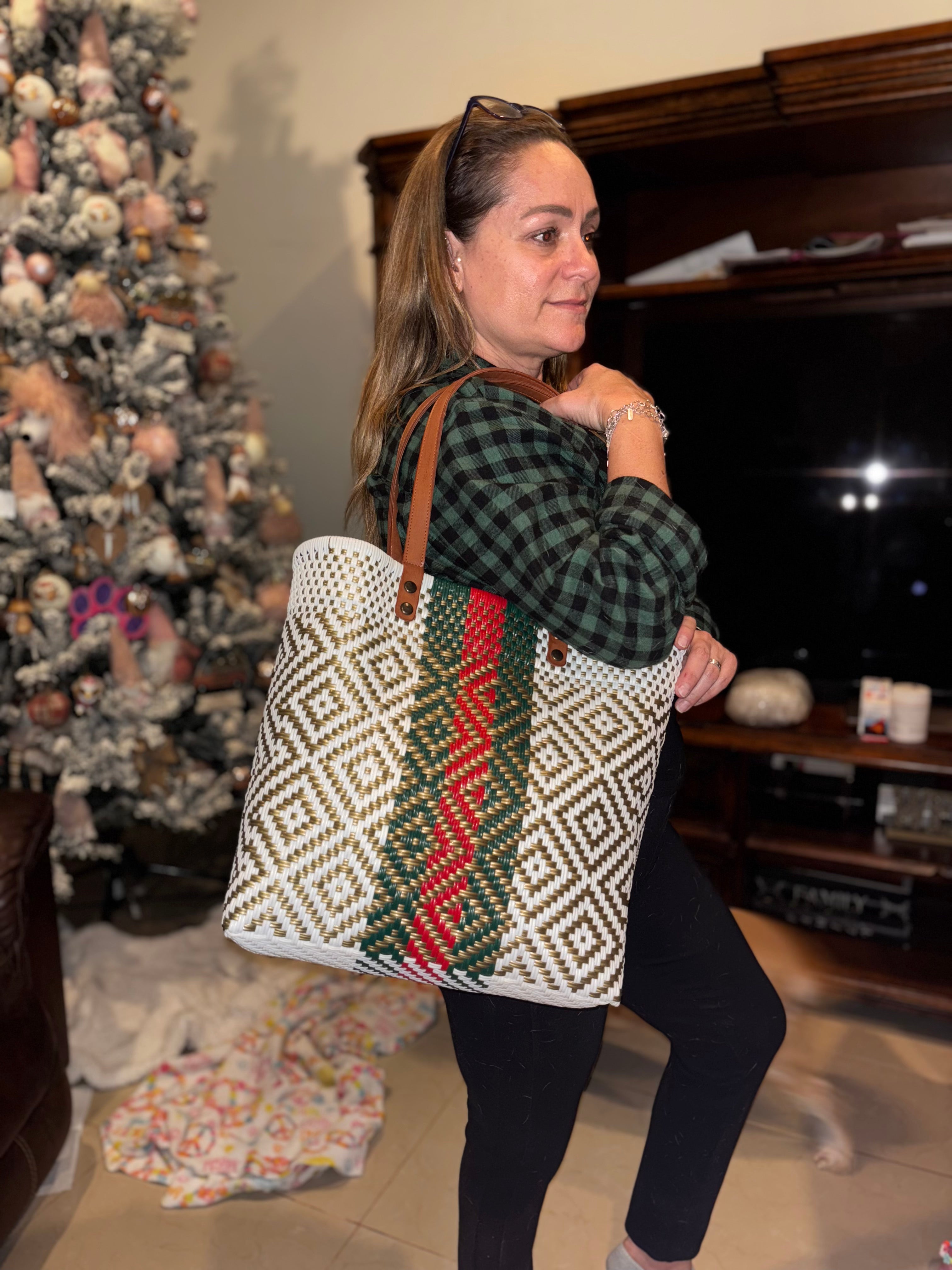 BOLSO ARTESANAL DE TEJIDO HUICHOL FINO