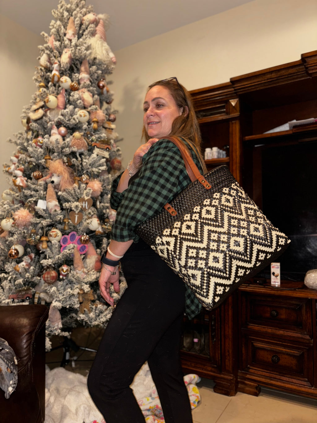 BOLSO ARTESANAL DE TEJIDO HUICHOL FINO