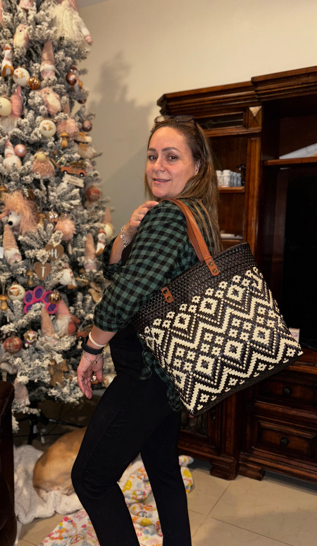 BOLSO ARTESANAL DE TEJIDO HUICHOL FINO